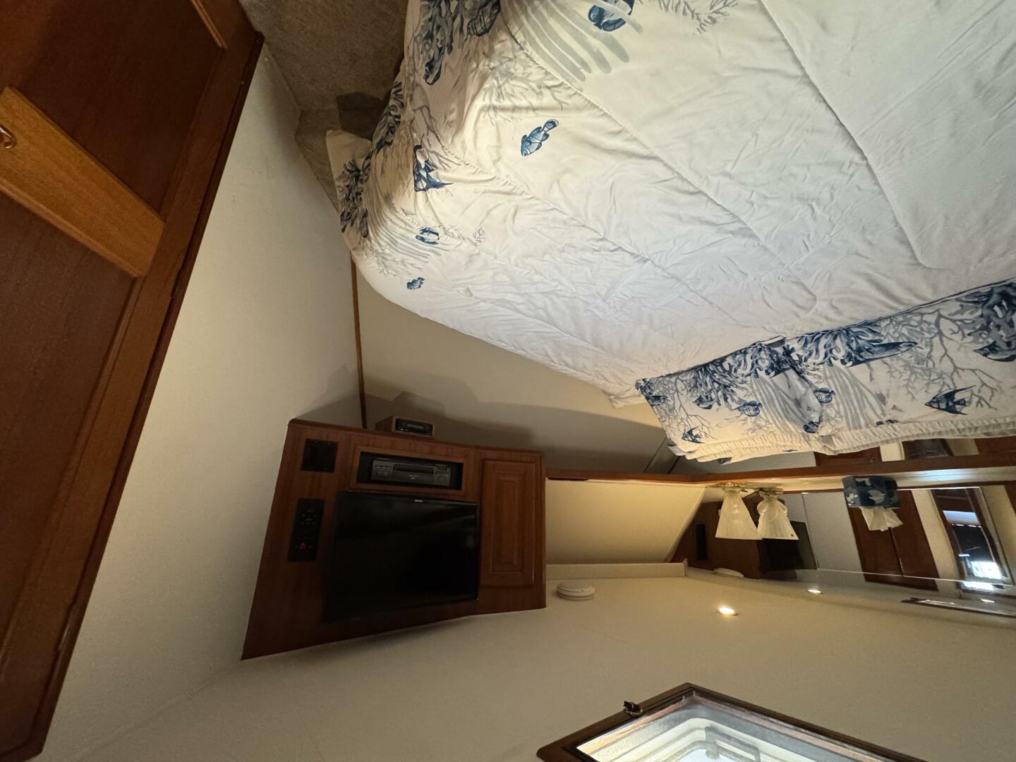 1995 Viking 58 Convertible - Image 36