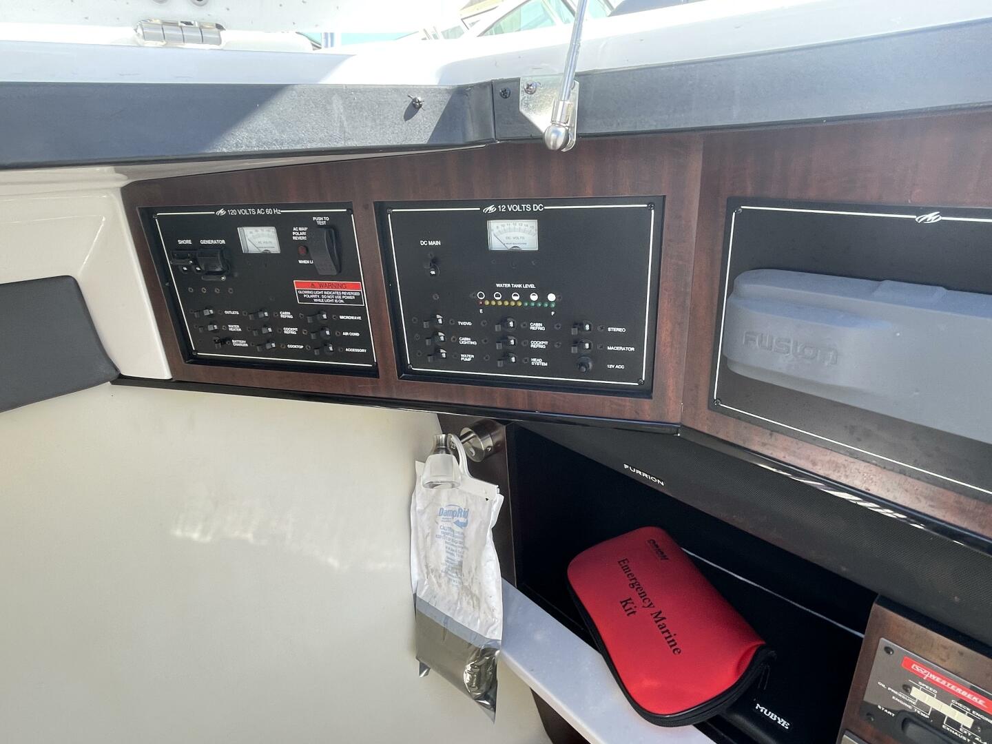 2019 Monterey 328SS - Image 41