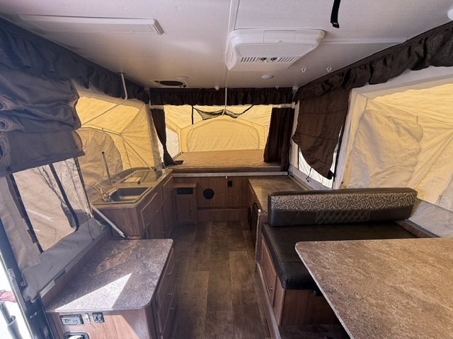 2017 Forest River Rockwood Premier 2514G - Image 12