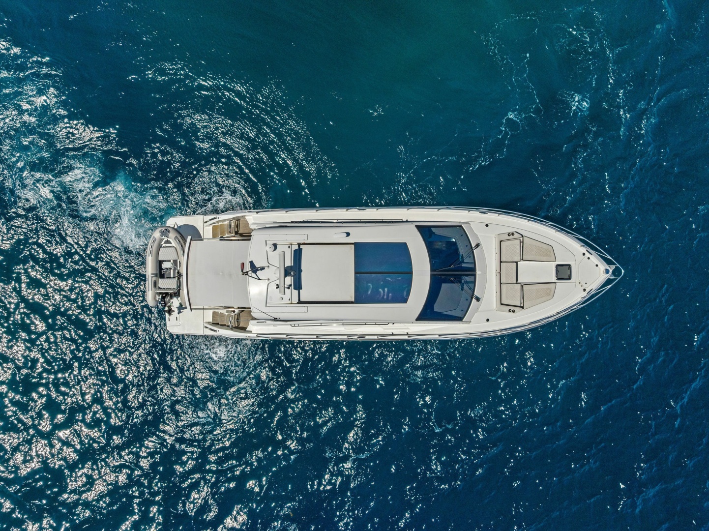 2019 Cruisers Yachts 54 Cantius - Image 11