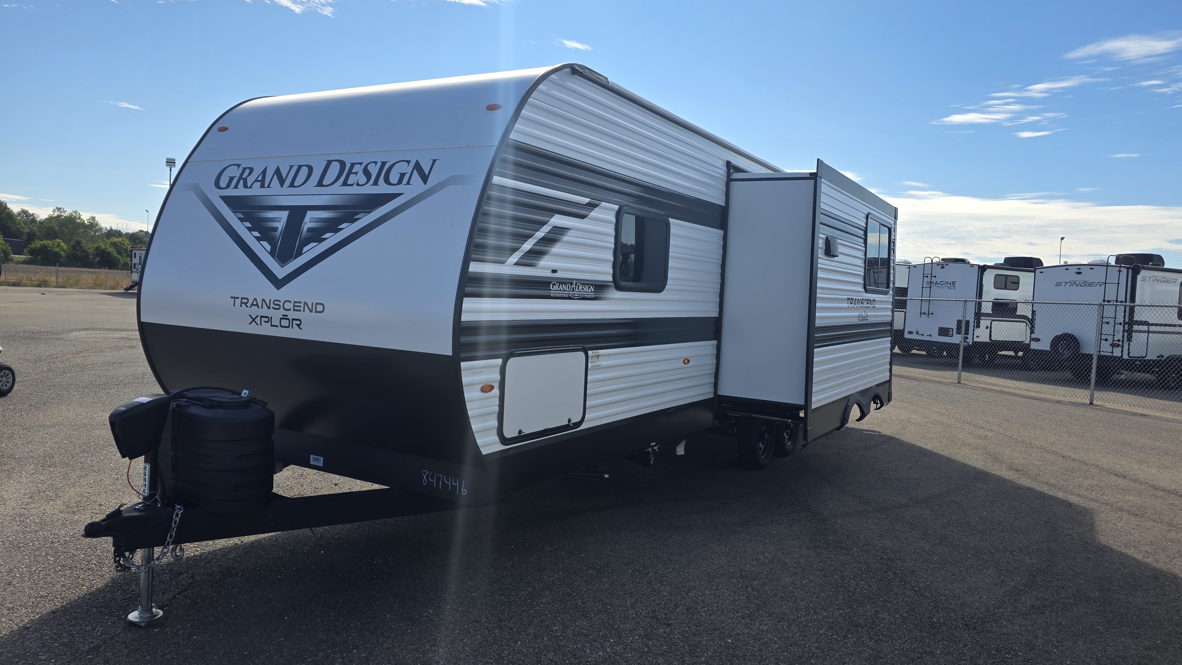 2027 GRAND DESIGN TRANSCEND 26BHX - Image 2