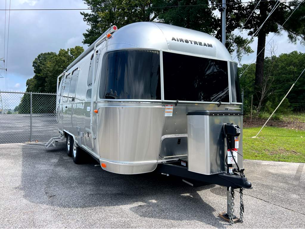 2027 AIRSTREAM FLYING CLOUD 23FBT - Image 1