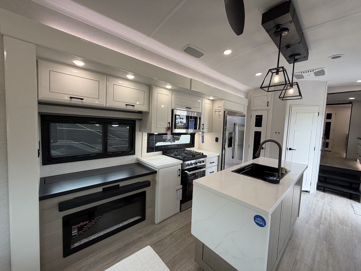 2026 JAYCO PINNACLE 36FBTS - Image 10
