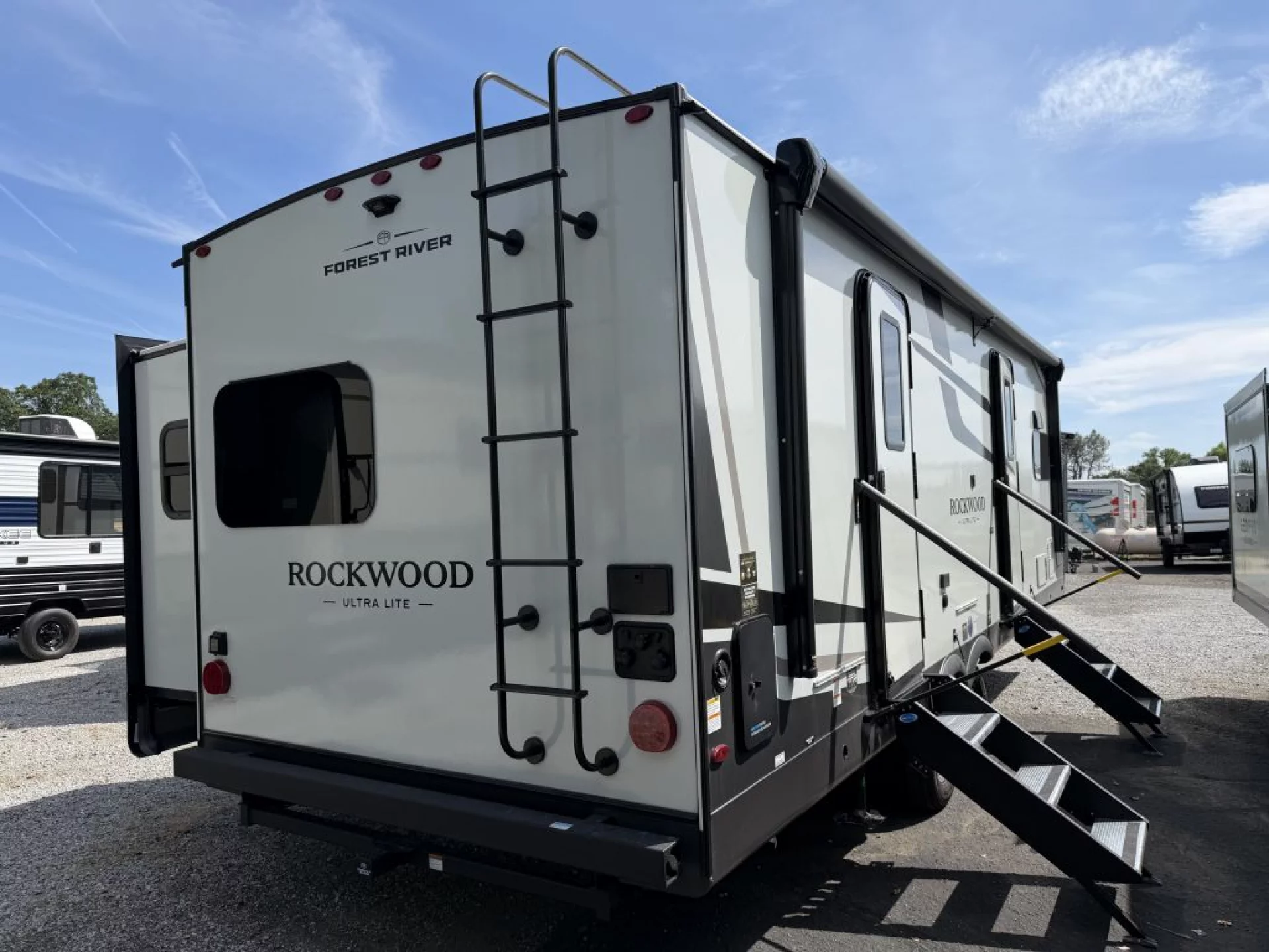 2027 FOREST RIVER ROCKWOOD ULTRA LITE 2608BS - Image 8