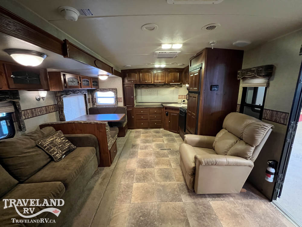 2013 FOREST RIVER ROCKWOOD ULTRA LITE 8315BSS HANDYMAN SPECIAL - Image 3