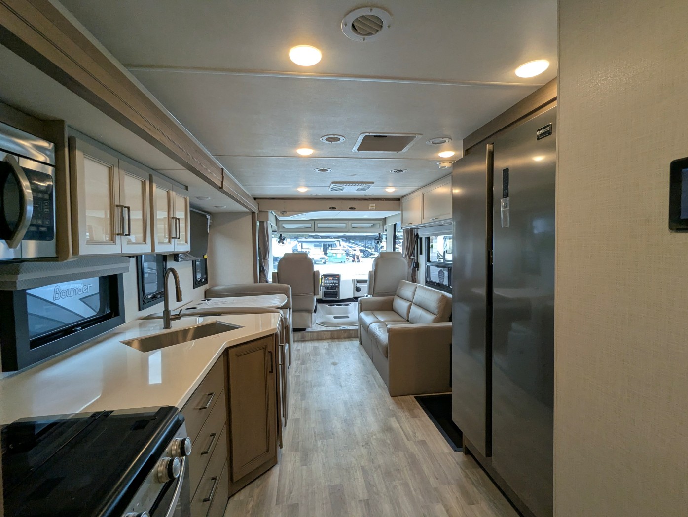 2026 Thor Motor Coach Windsport 35J - Image 29