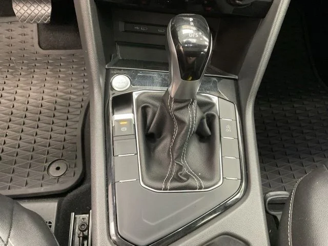 2022 Volkswagen Taos Utility 4D SEL 2WD - Image 19