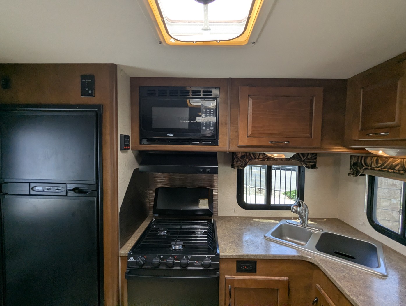2014 Lance TT 2285 - Image 31