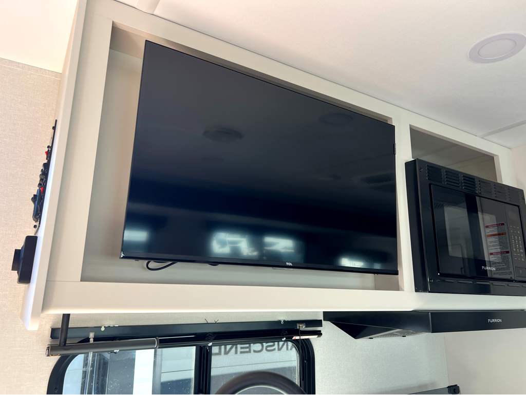 2027 GRAND DESIGN TRANSCEND 335BHT - Image 13
