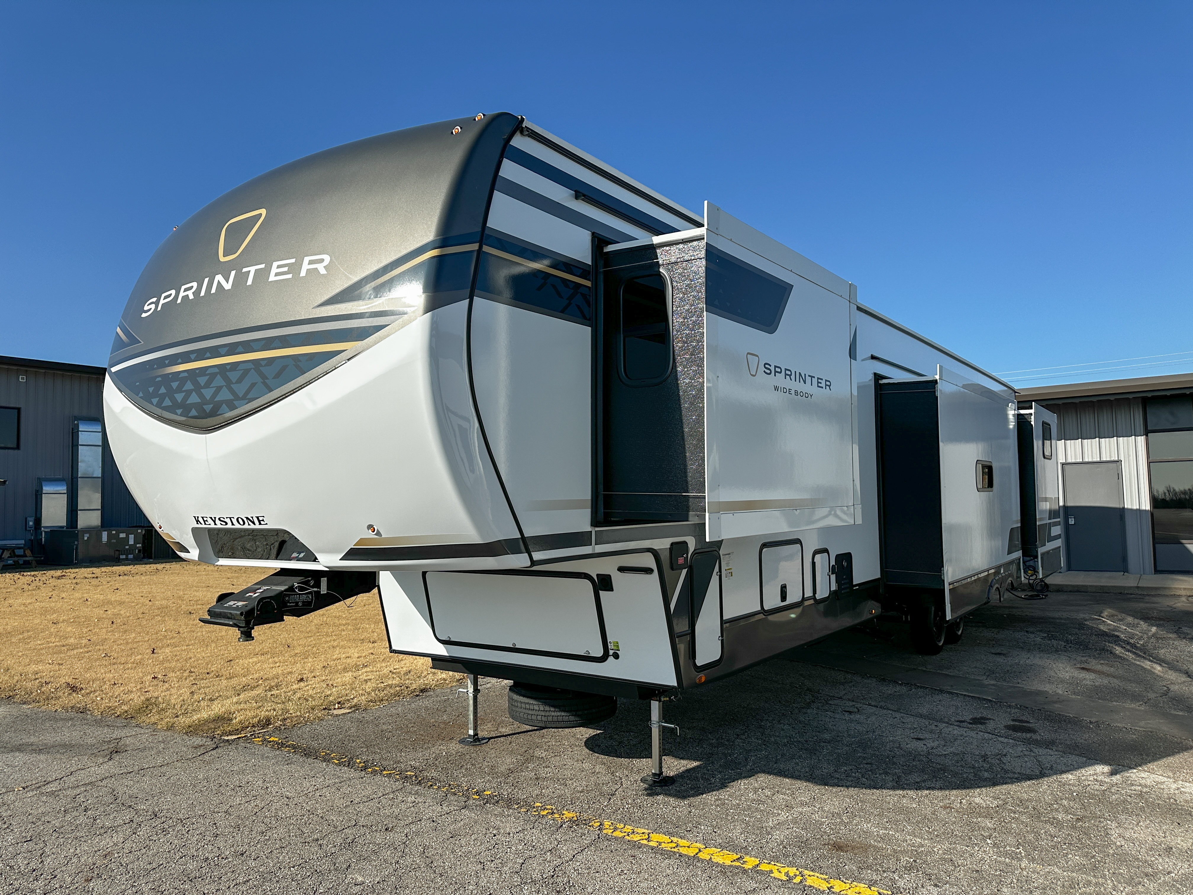 2026 Keystone Sprinter 3900DBL - Image 4