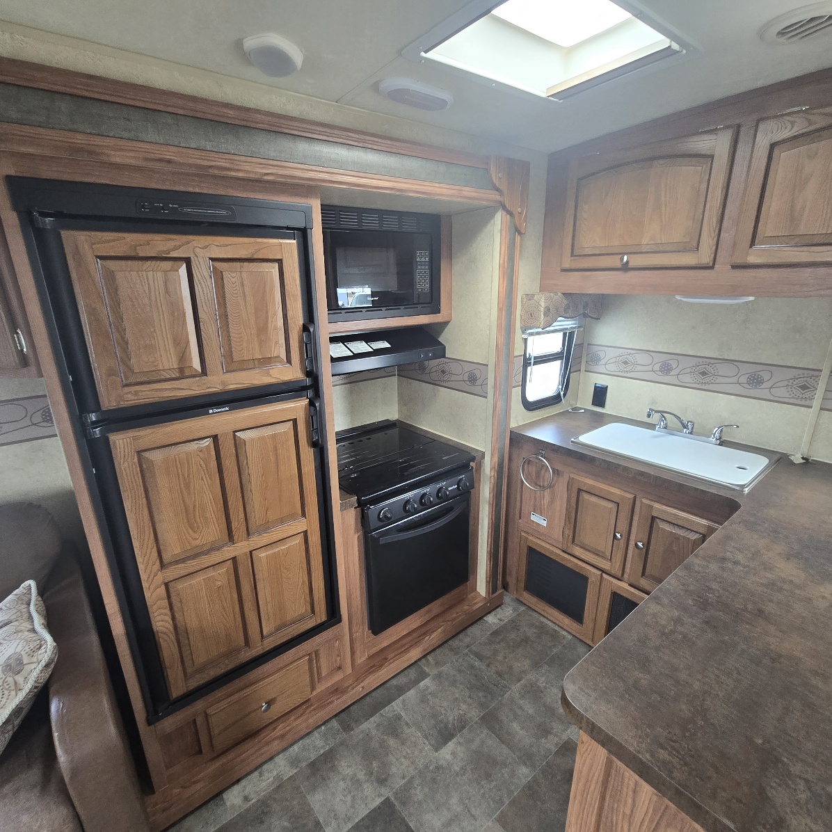 2014 Forest River Flagstaff Super Lite 27RLWS - Image 15