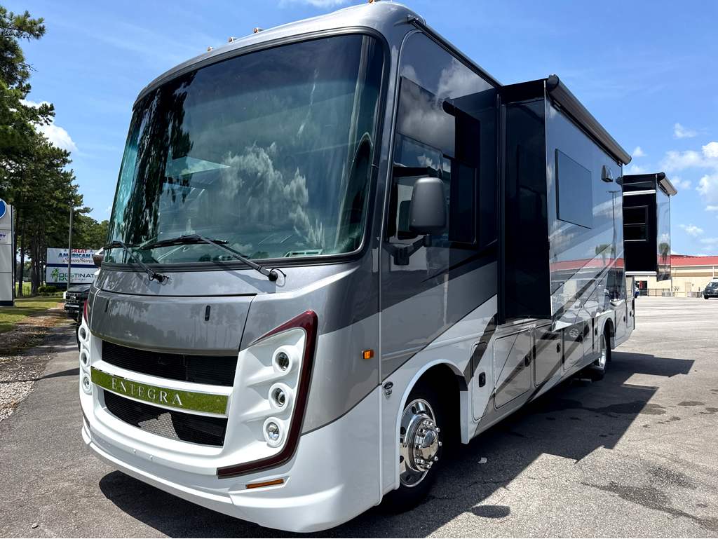 2027 ENTEGRA COACH VISION XL 31UL - Image 2