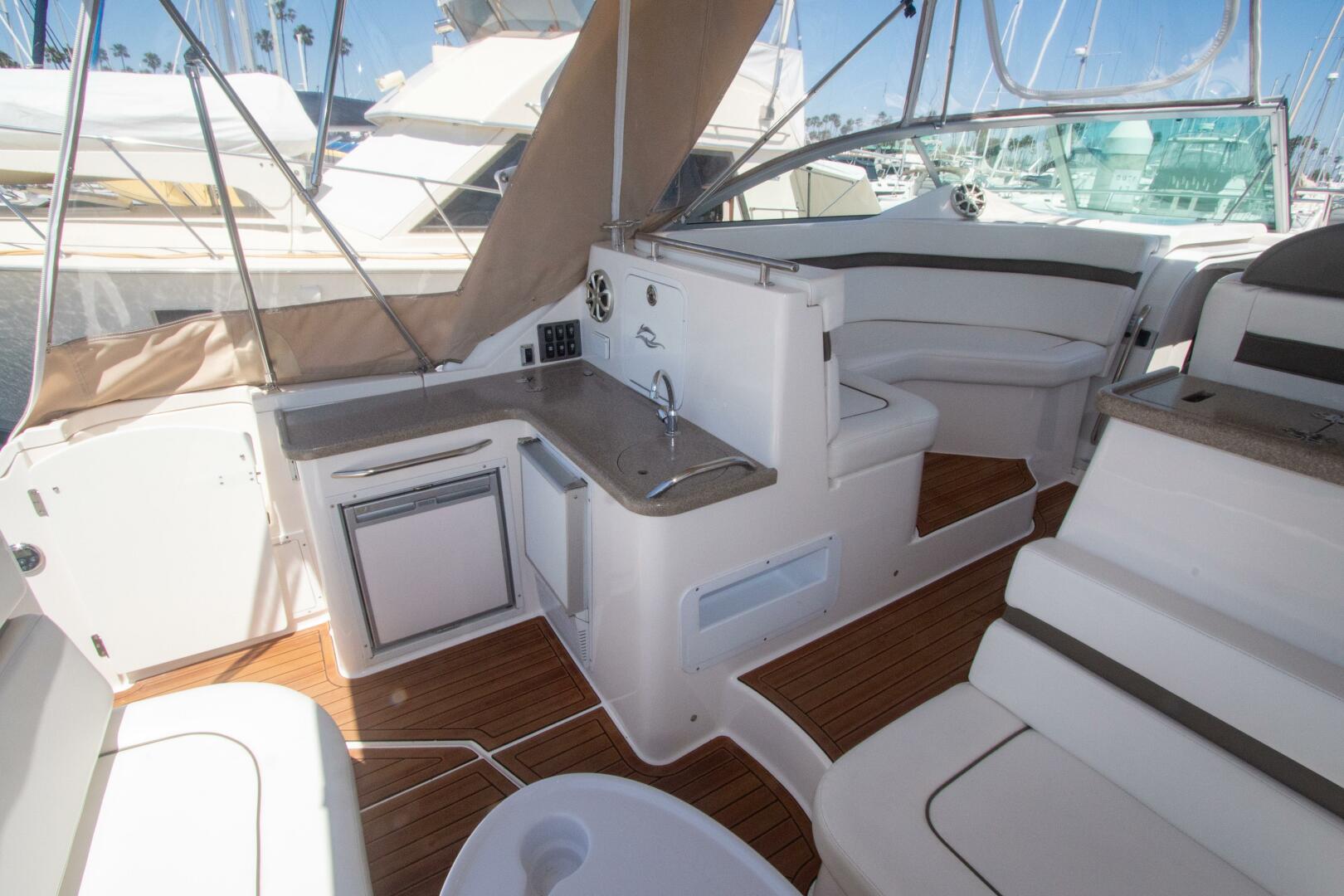 2008 Rinker 40 Express Cruiser - Image 17