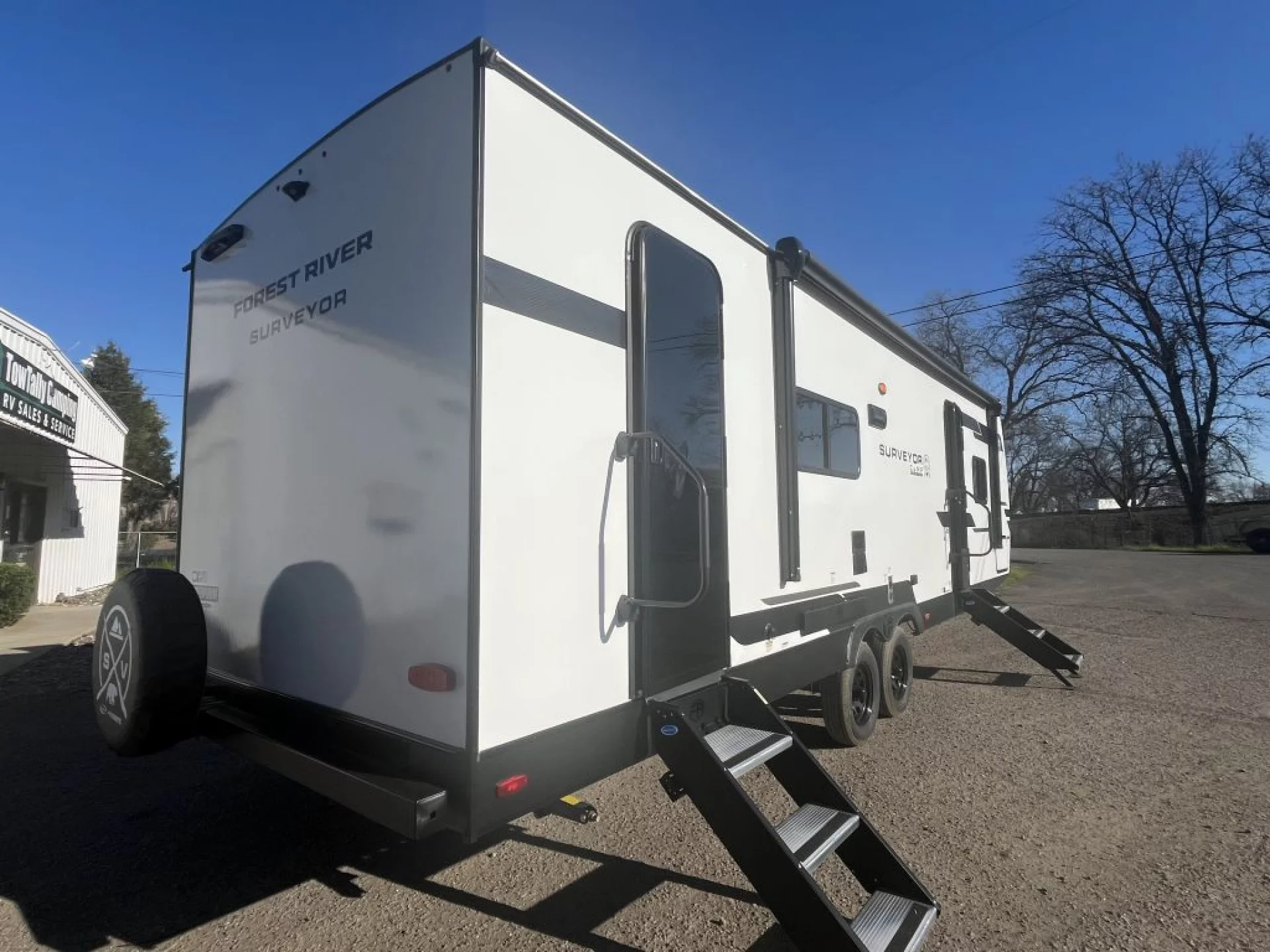 2026 FOREST RIVER SURVEYOR LEGEND 27 CAMP - Image 4