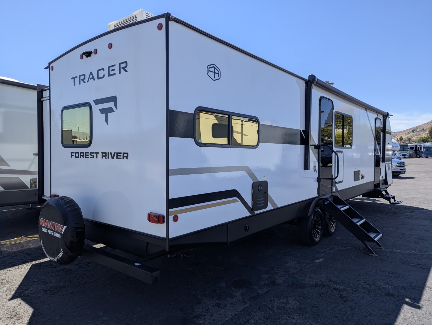2026 Prime Time Tracer 295DB - Image 5