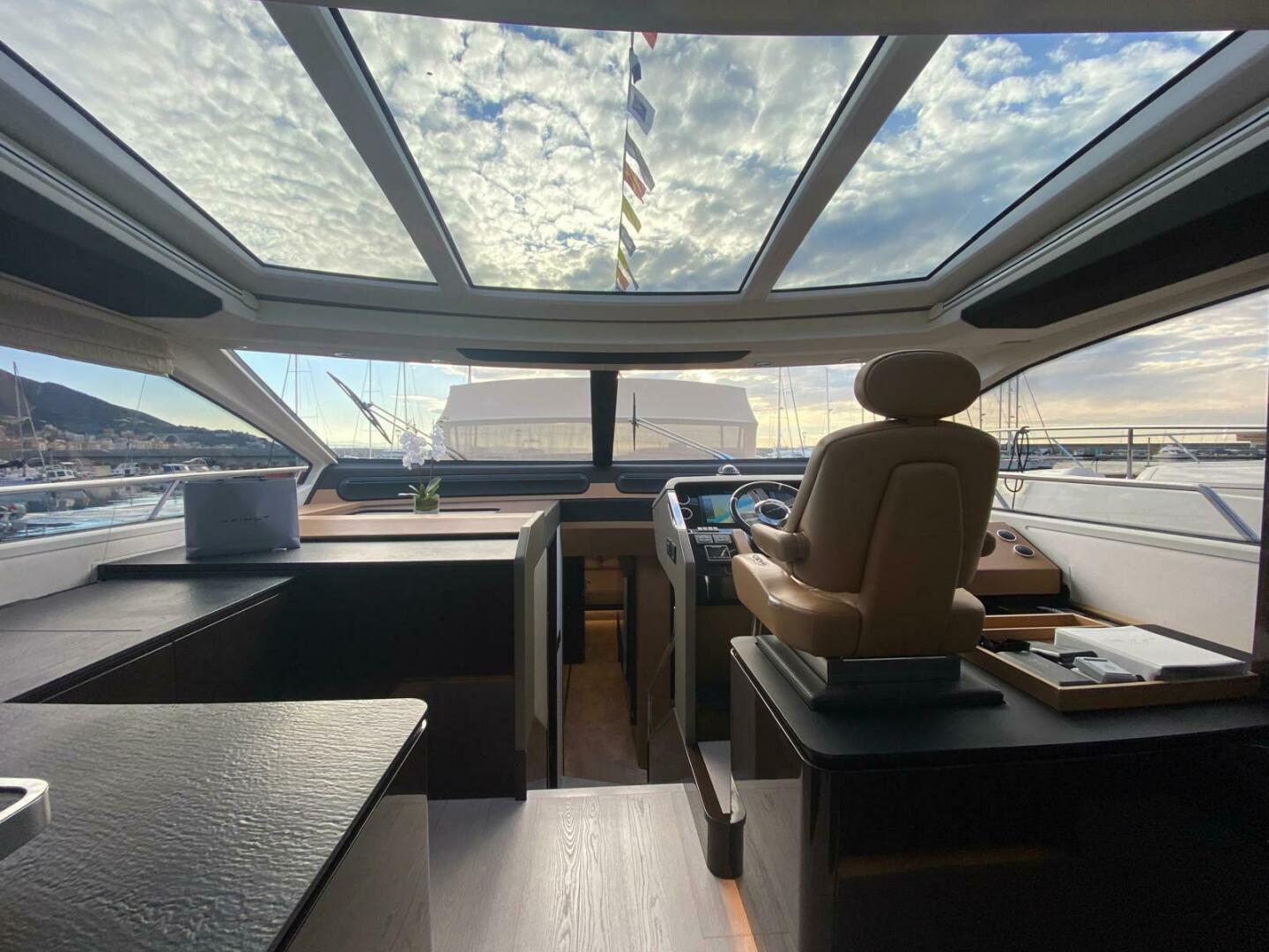 2016 Azimut 77S - Image 23
