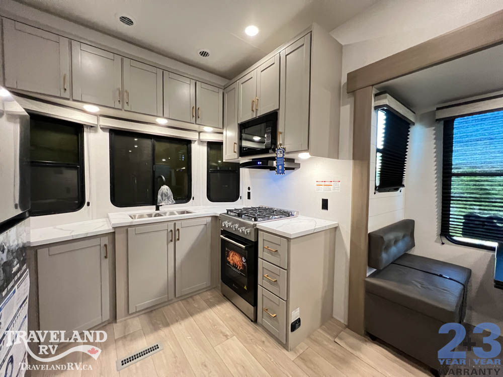 2027 Jayco Jay Flight Bungalow 404LOFT - Image 15