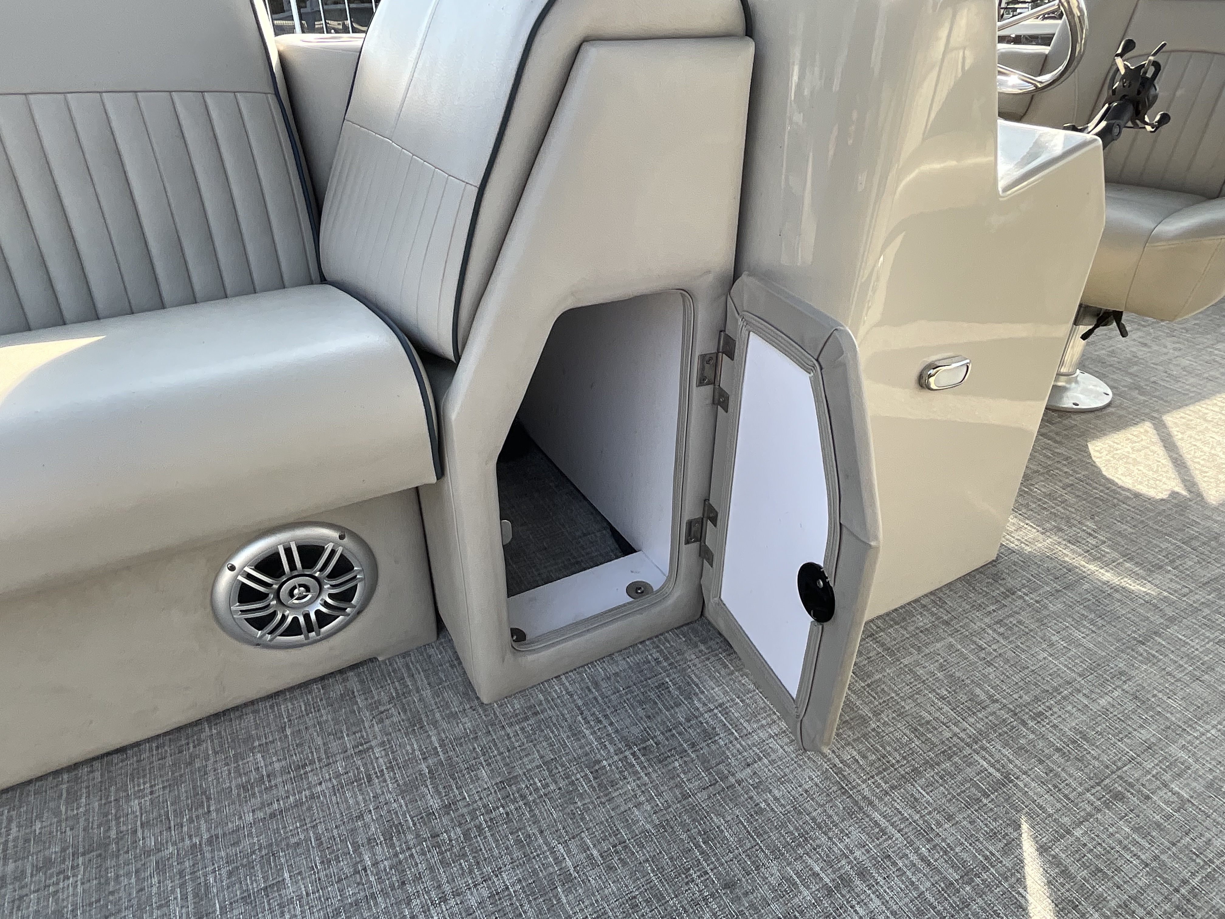 2021 APEX MARINE QWEST 820 FAMILY FISH - Image 23