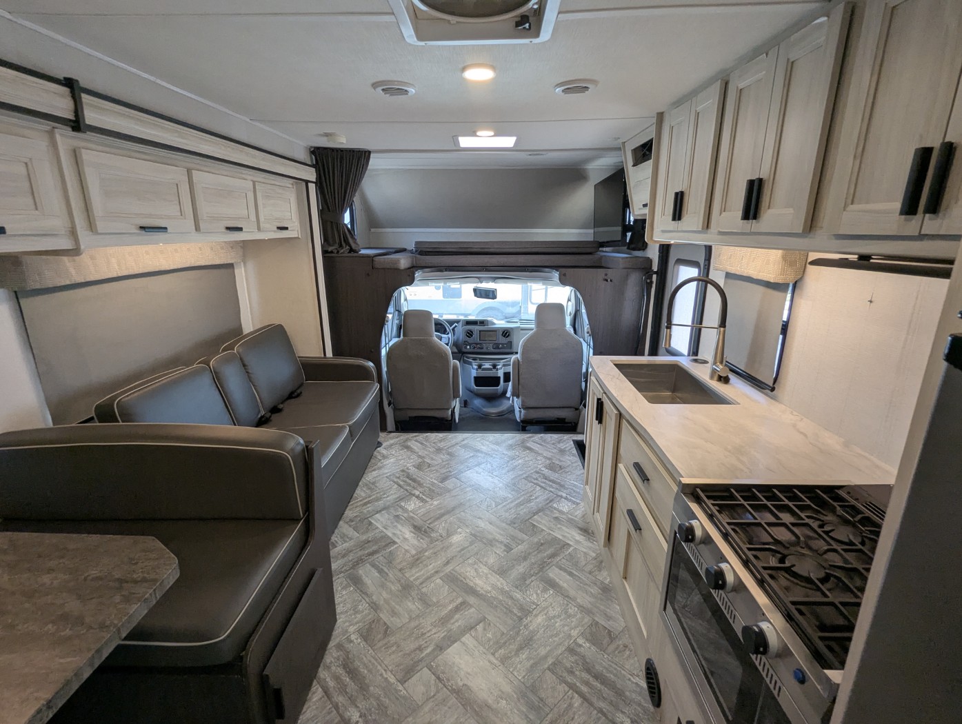 2023 Forest River Sunseeker 2850S LE - Image 28