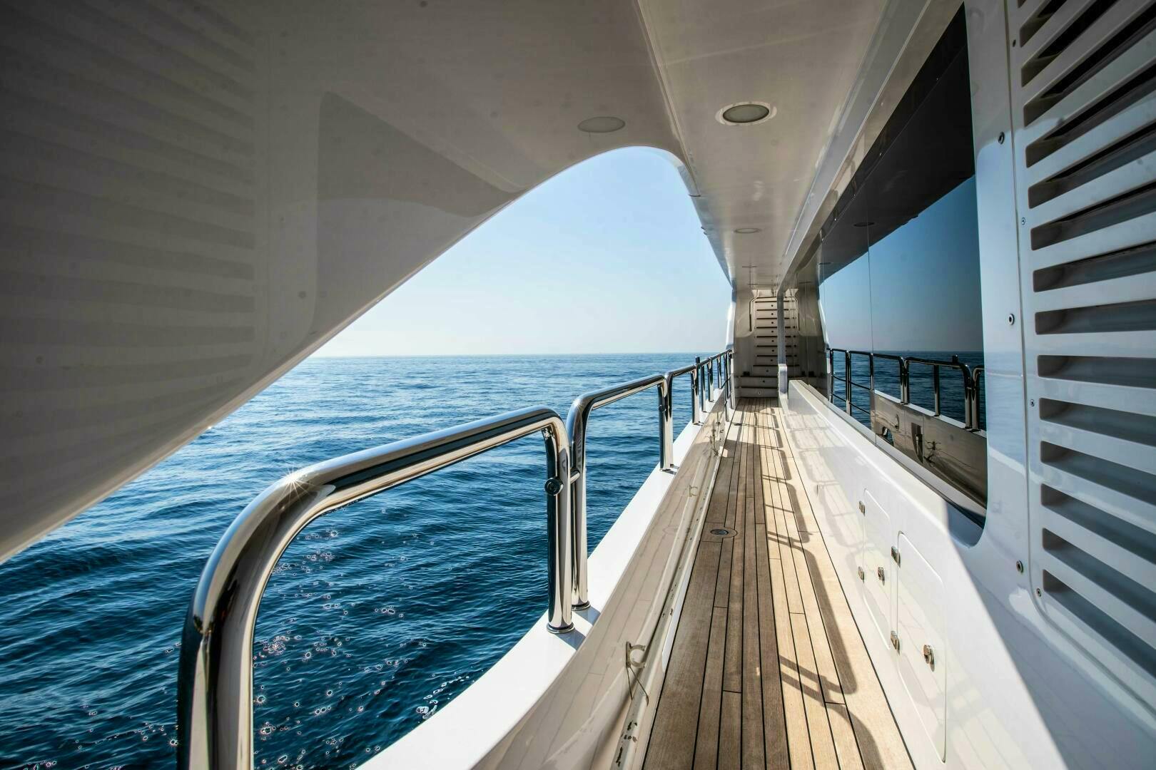 2015 Benetti Benetti Classic 121 - Image 24