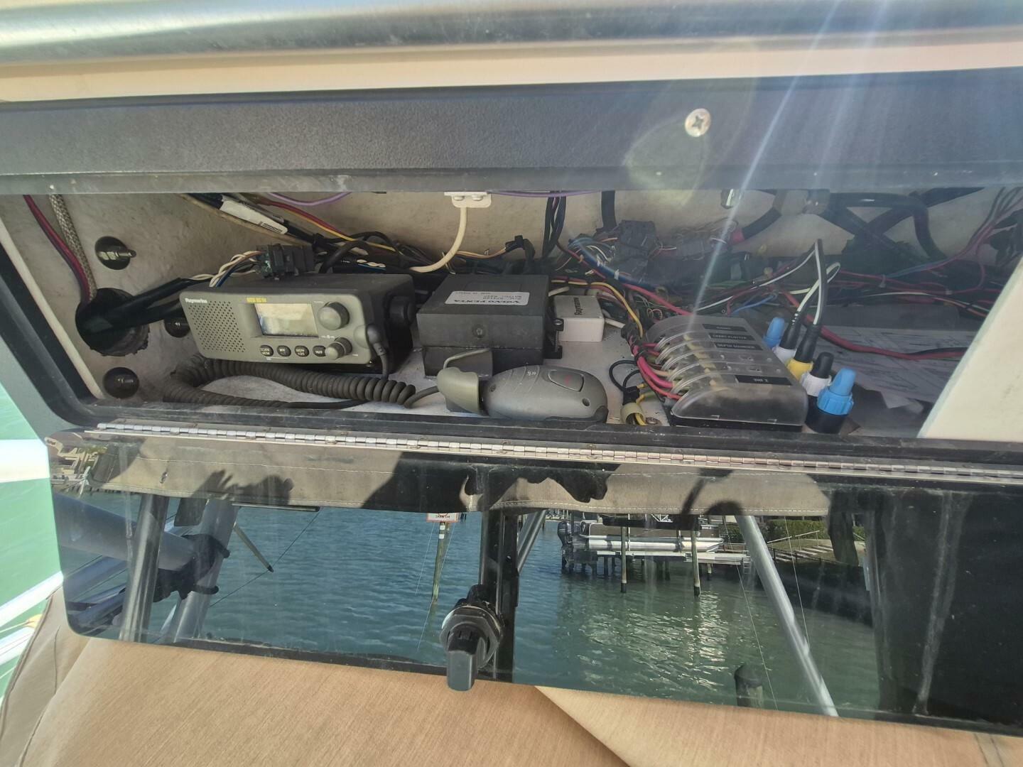 2004 Riviera 4000 Offshore - Image 22