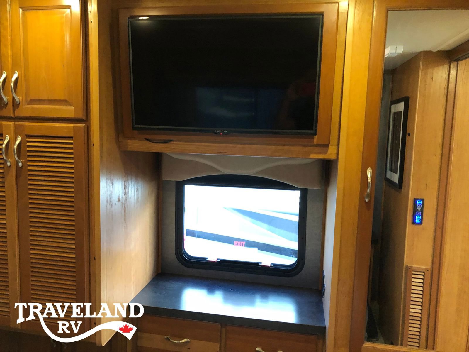 2016 Fleetwood Bounder 34T - Image 15