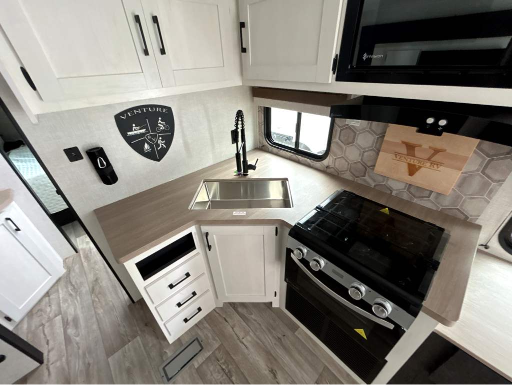 2026 VENTURE RV SIENNA 241VRD - Image 19