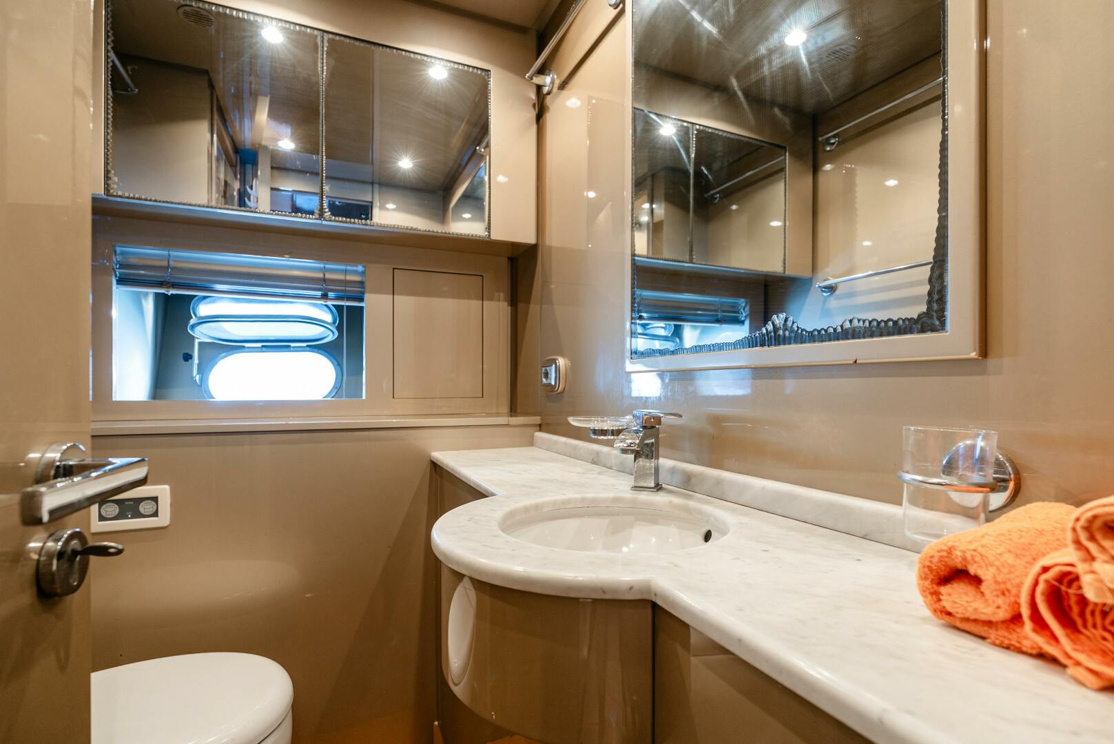 2010 Leopard Leopard 27 Sport - Image 49