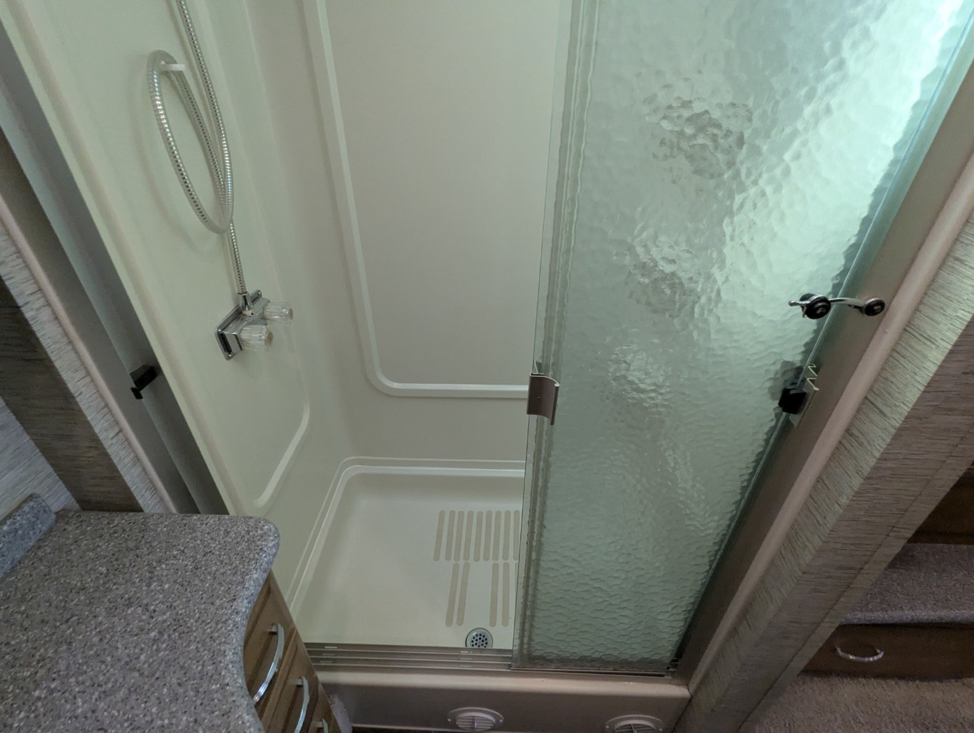 2016 Newmar Bay Star 3403 - Image 37