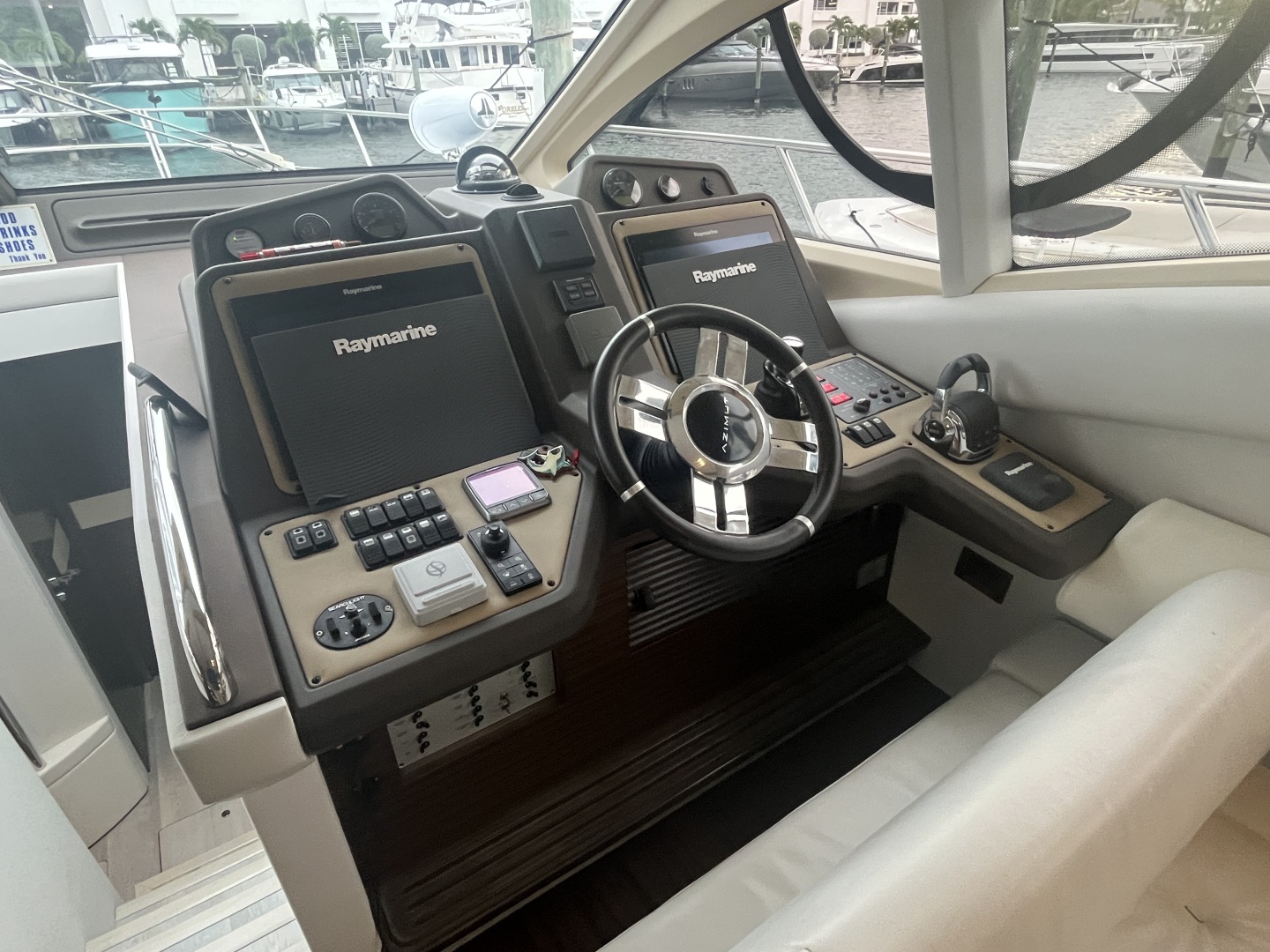 2015 Azimut 54 FLY - Image 6