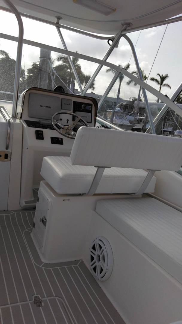 2007 Luhrs 31 Open - Image 8