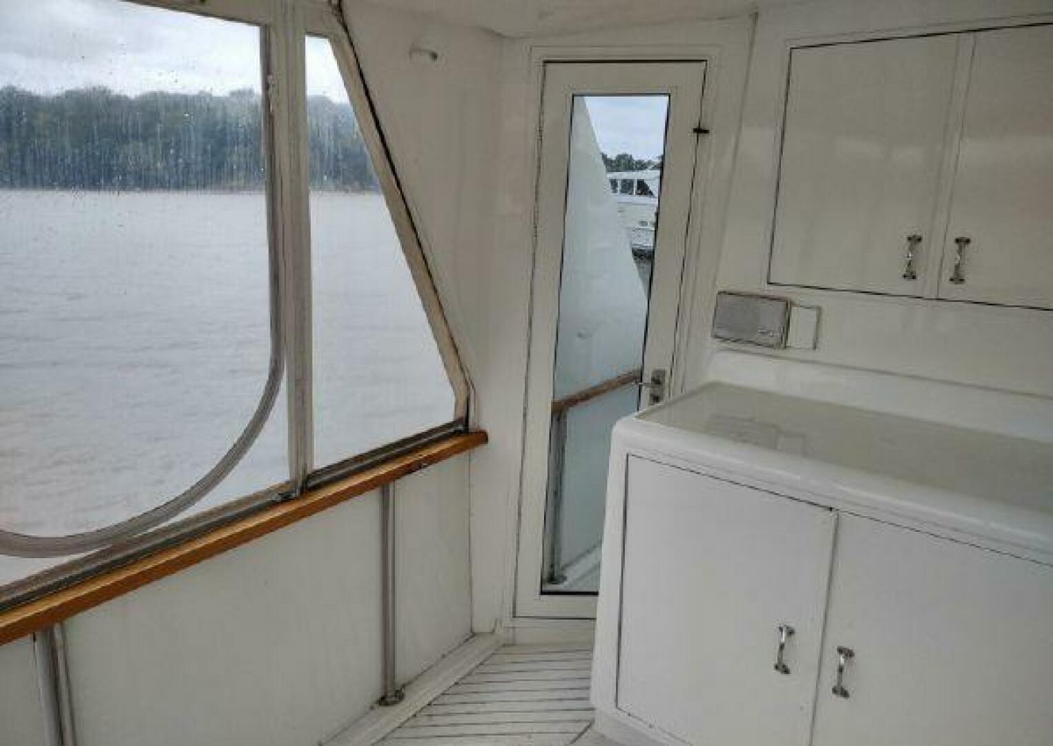 1996 Hatteras 50' Sport Deck - Image 85