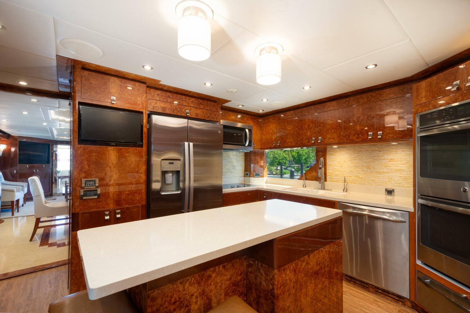 2014 Hargrave Sky Lounge - Image 30