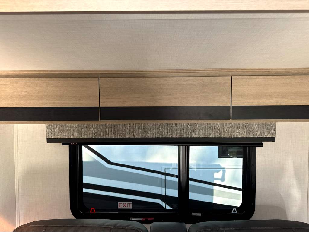 2025 FOREST RIVER SUNSEEKER 2400T - Image 22