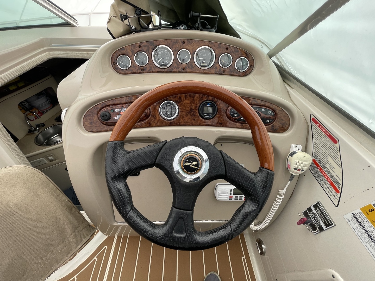 2002 Sea Ray 240 Sundancer - Image 14