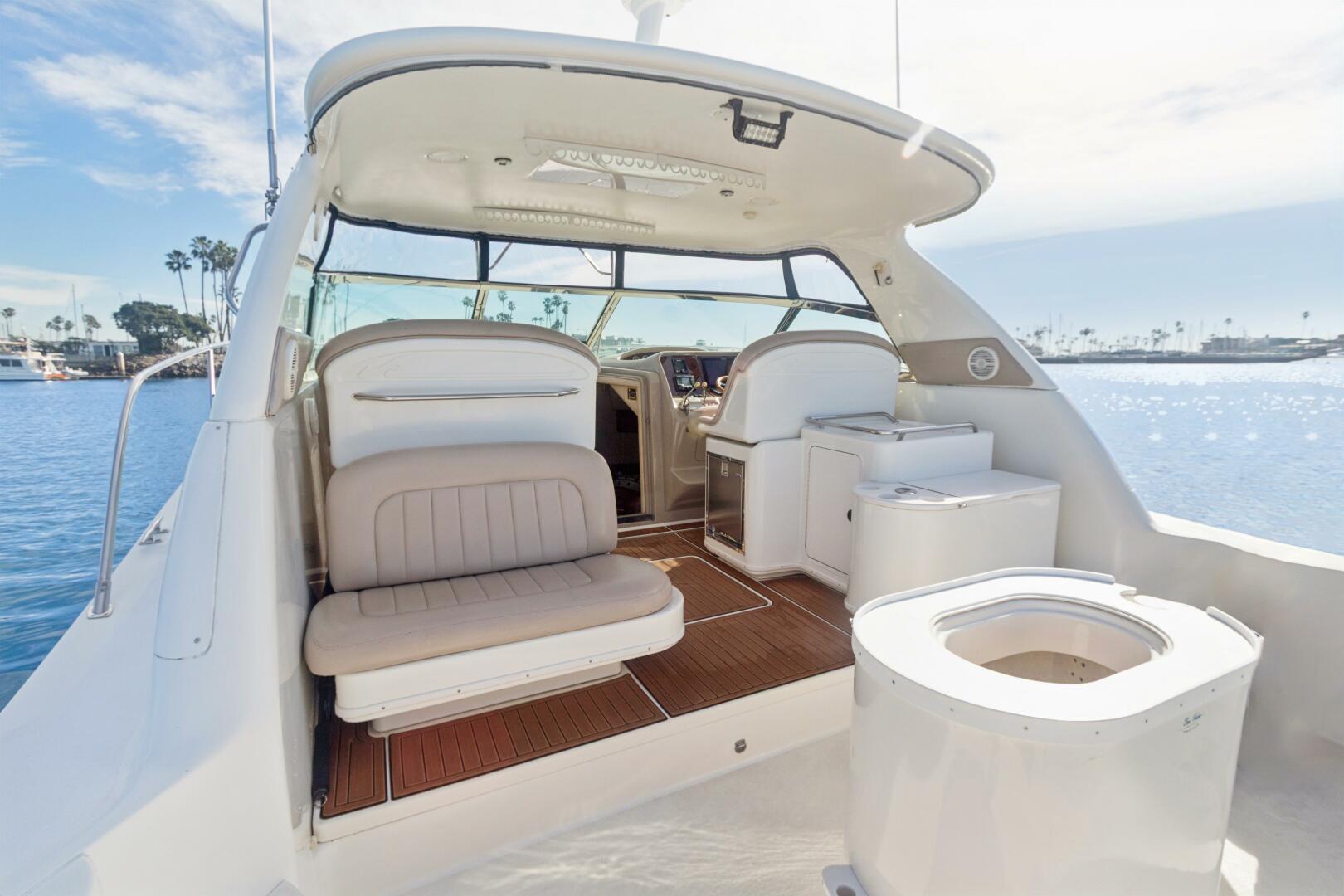 2000 Sea Ray 370 Express Cruiser - Image 40