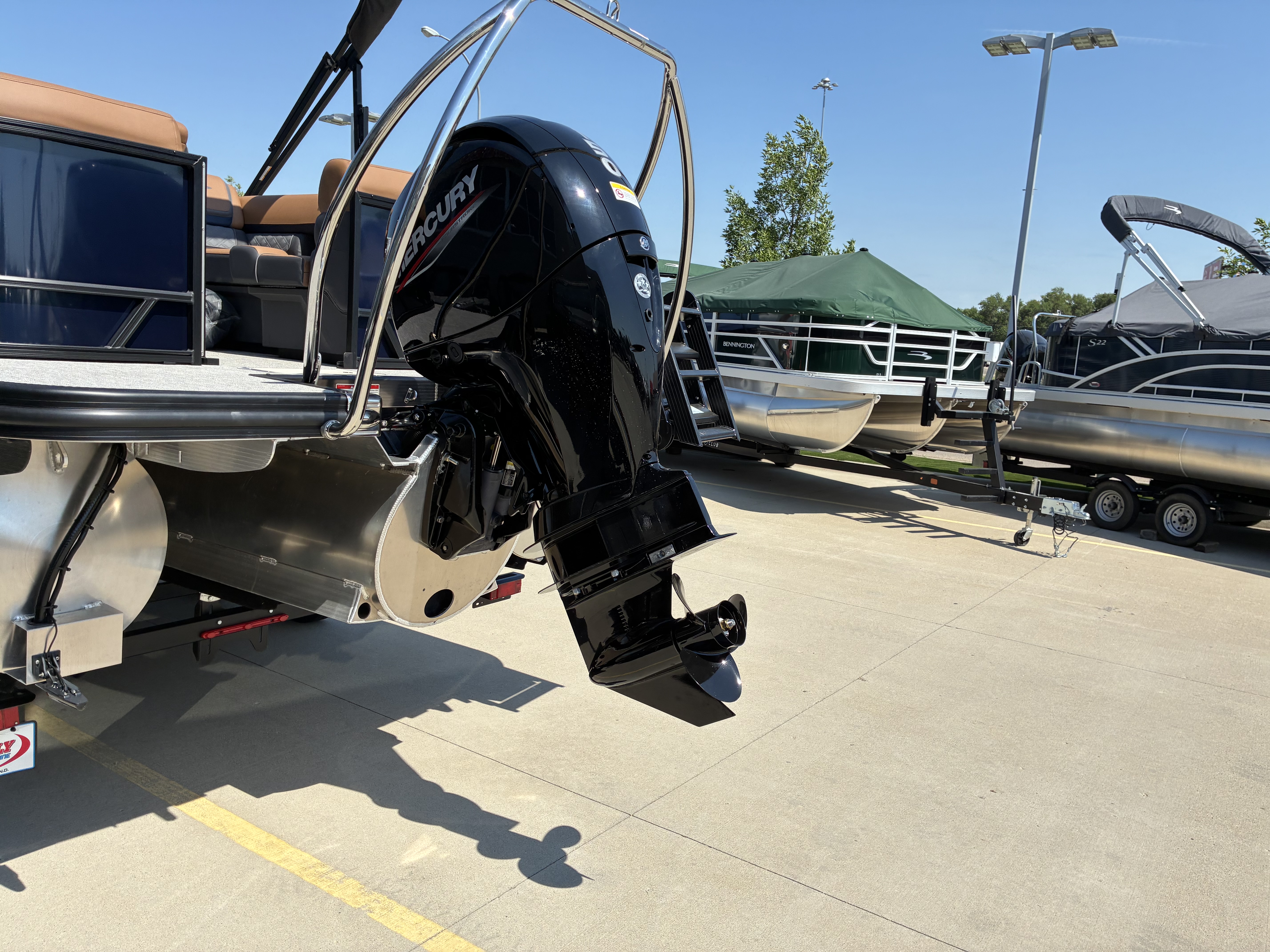 2027 Bennington 22SSR  - Image 11