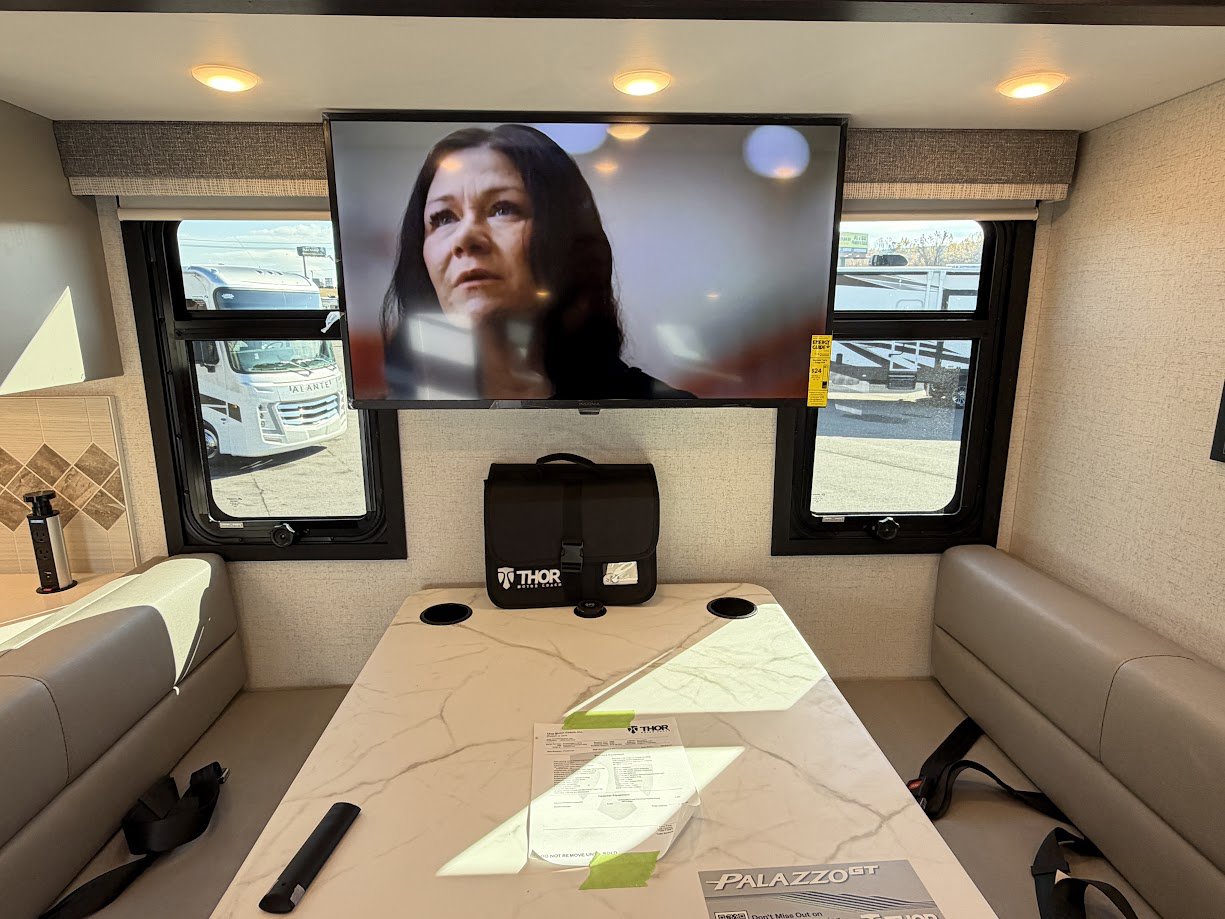 2026 THOR MOTOR COACH PALAZZO 33.6 - Image 18
