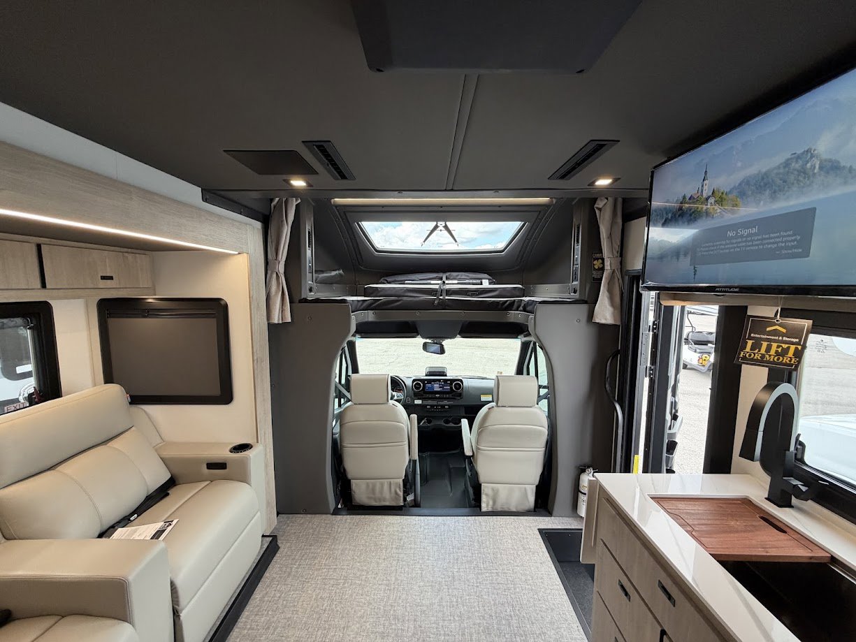 2026 Grand Design Lineage Series M 25TK - Image 11