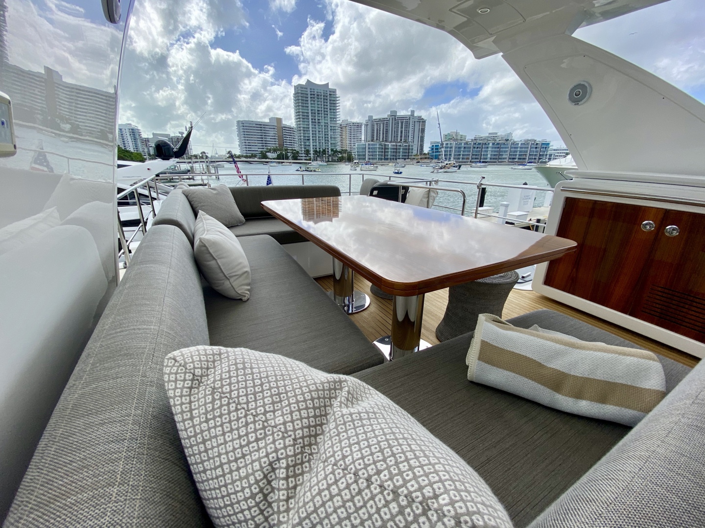 2018 Azimut Flybridge - Image 52