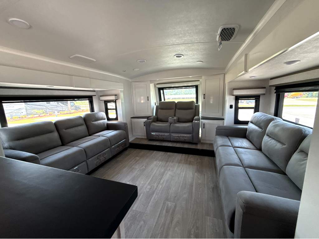 2027 JAYCO PINNACLE 39FLOK - Image 20