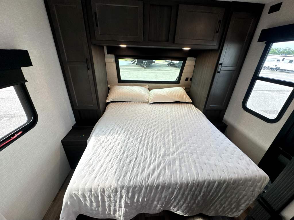 2026 VENTURE RV SPORTTREK 271VBH - Image 19