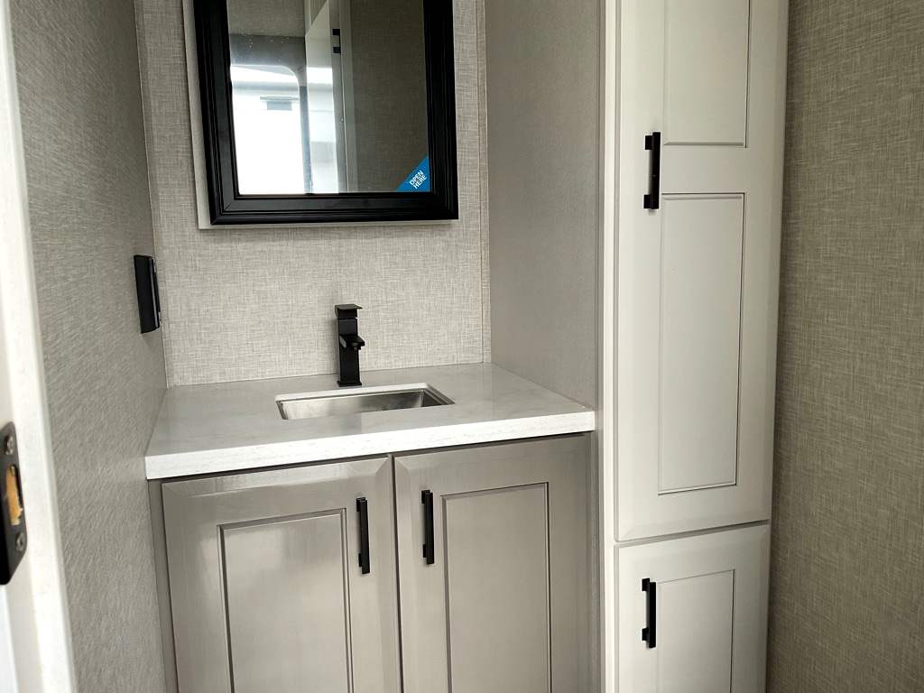 2025 JAYCO PINNACLE 38 FBRK - Image 18