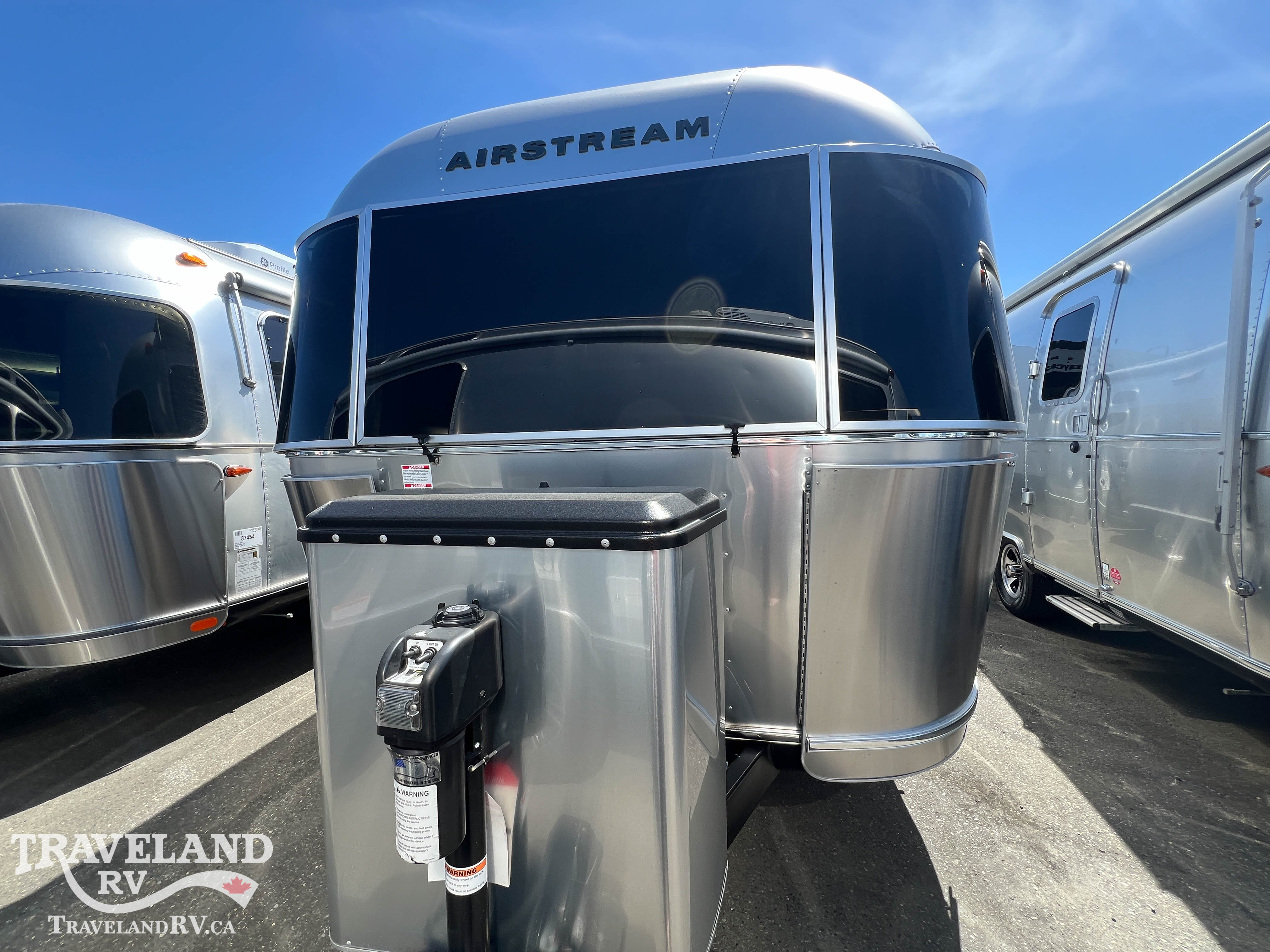 2023 AIRSTREAM 23FB INTERNATIONAL - Image 2