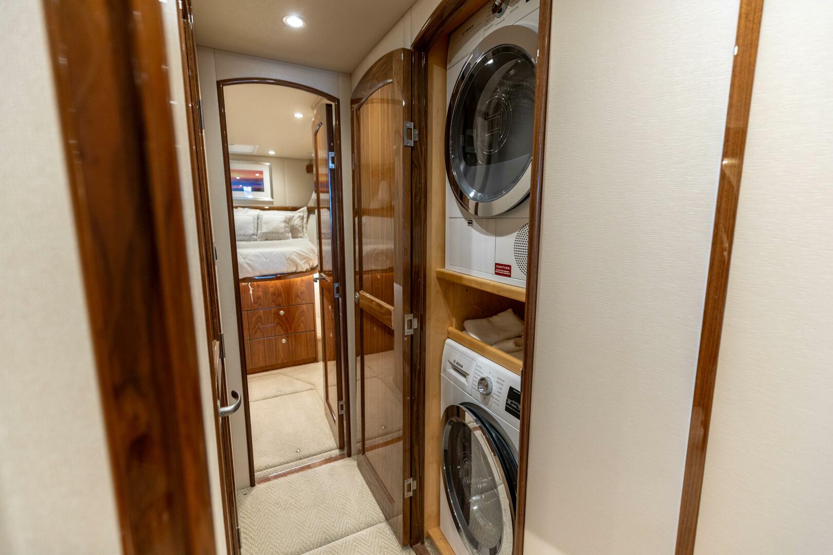 2020 Viking 62 Convertible - Image 25