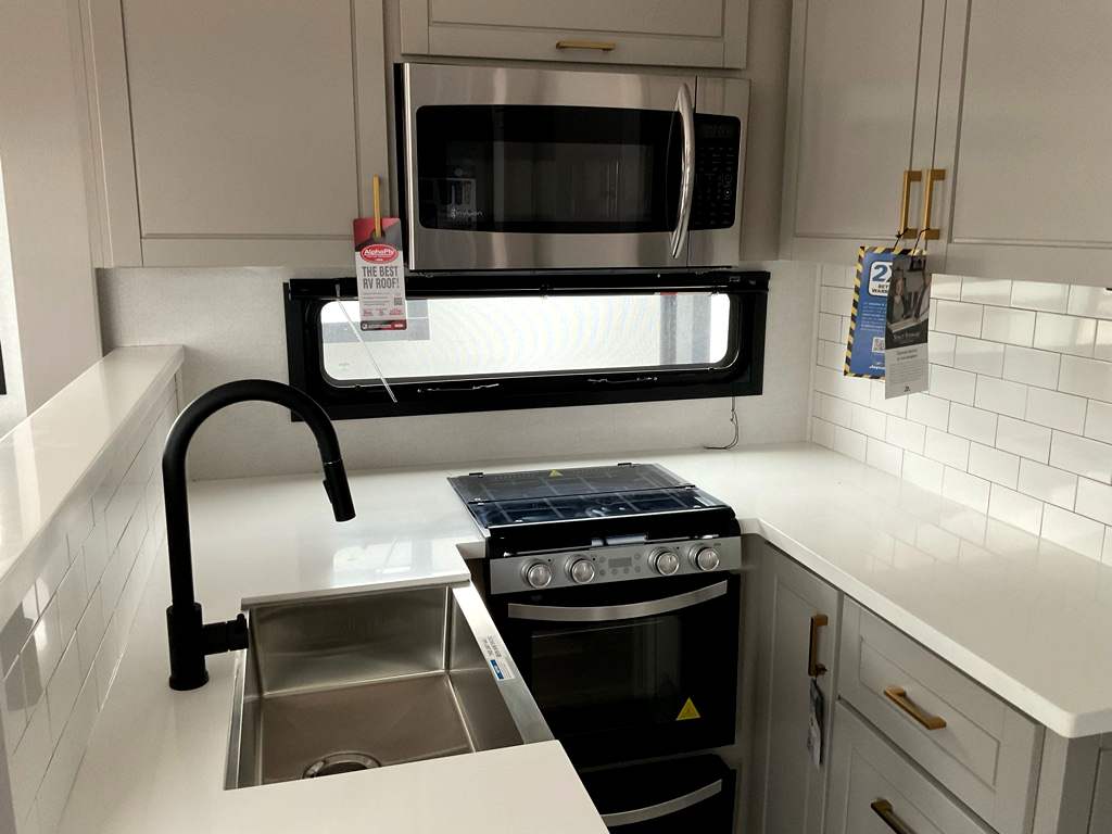 2027 JAYCO NORTH POINT 391TBBH - Image 11