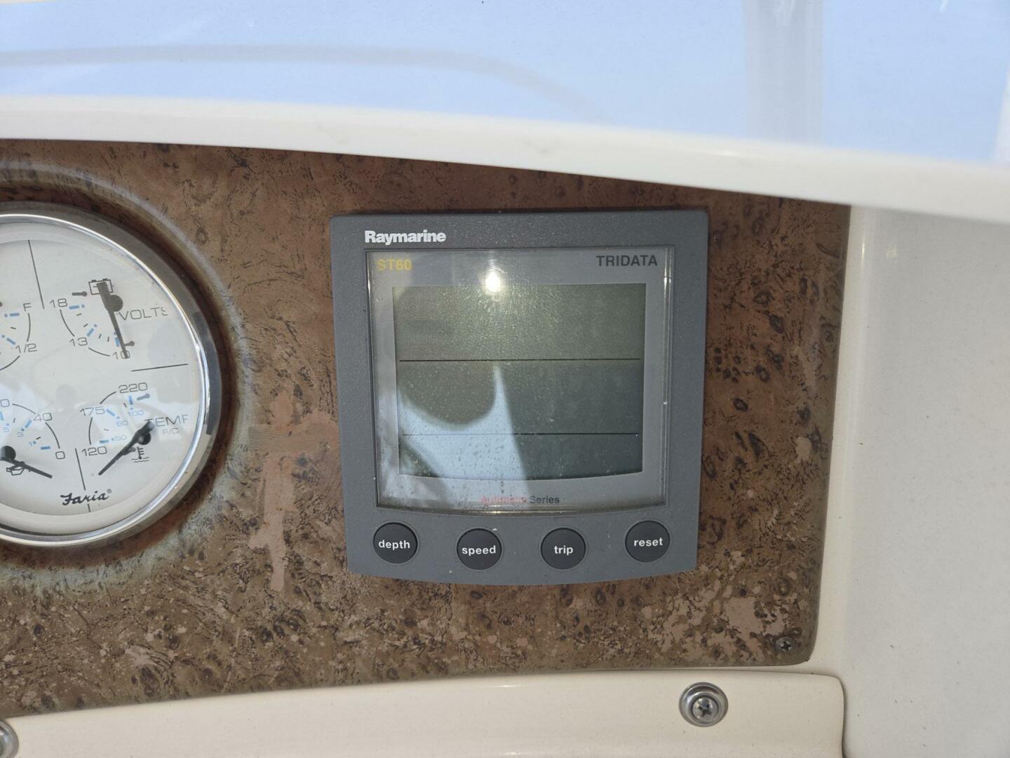 2003 Silverton 392 Aft Cabin Motor Yacht - Image 22