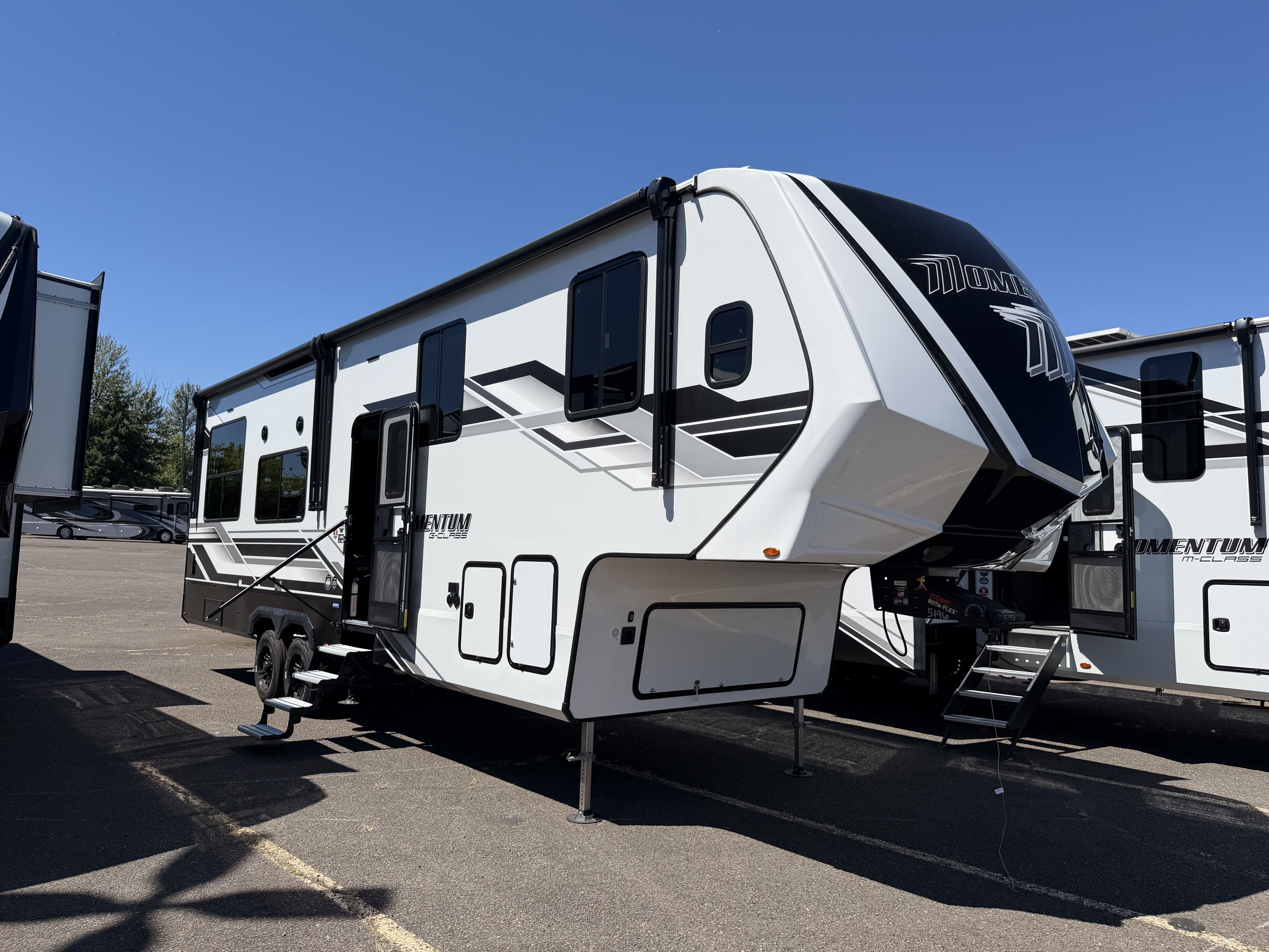 2026 Grand Design Momentum G-Class 325G - Image 1