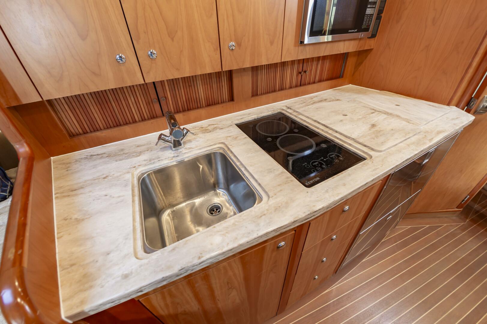 2014 Jupiter 41 Sport Bridge - Image 32