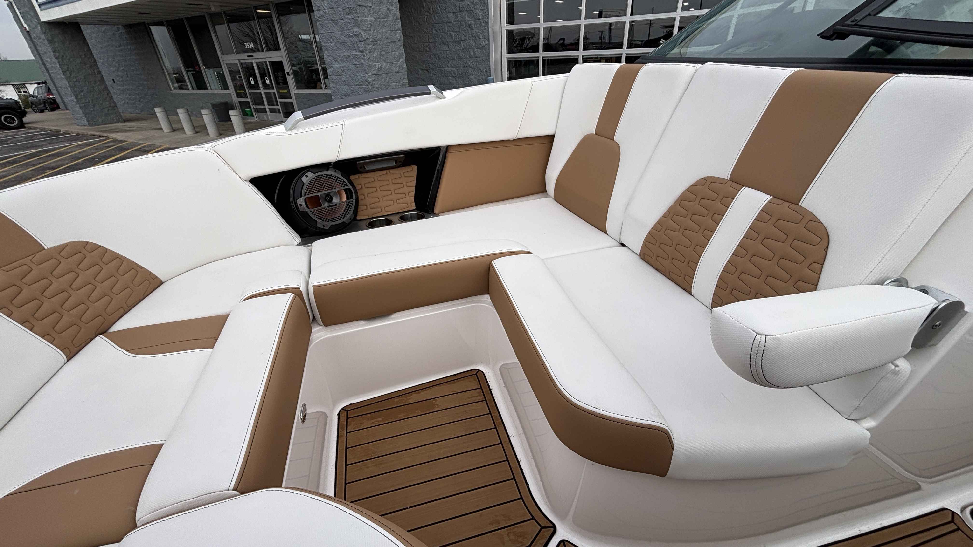 2022 MasterCraft X26 - Image 47